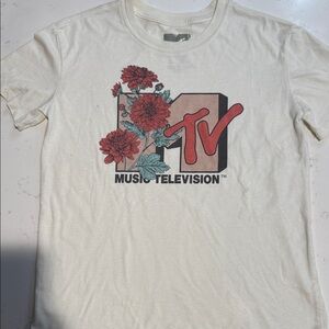 MTV Graphic T-Shirt with Floral Design 90s